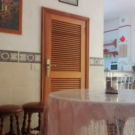 Homestay Geranios N.25