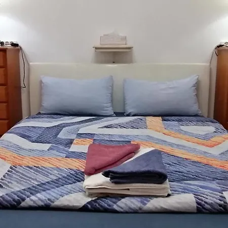 Homestay Geranios N.25